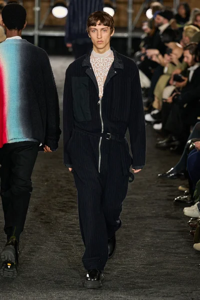 Look 15